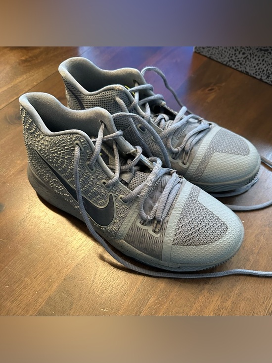 Nike Other - Youth 5Y Boys Sizing Kyrie Irving Nike Basketball Shoes - Cool Grey